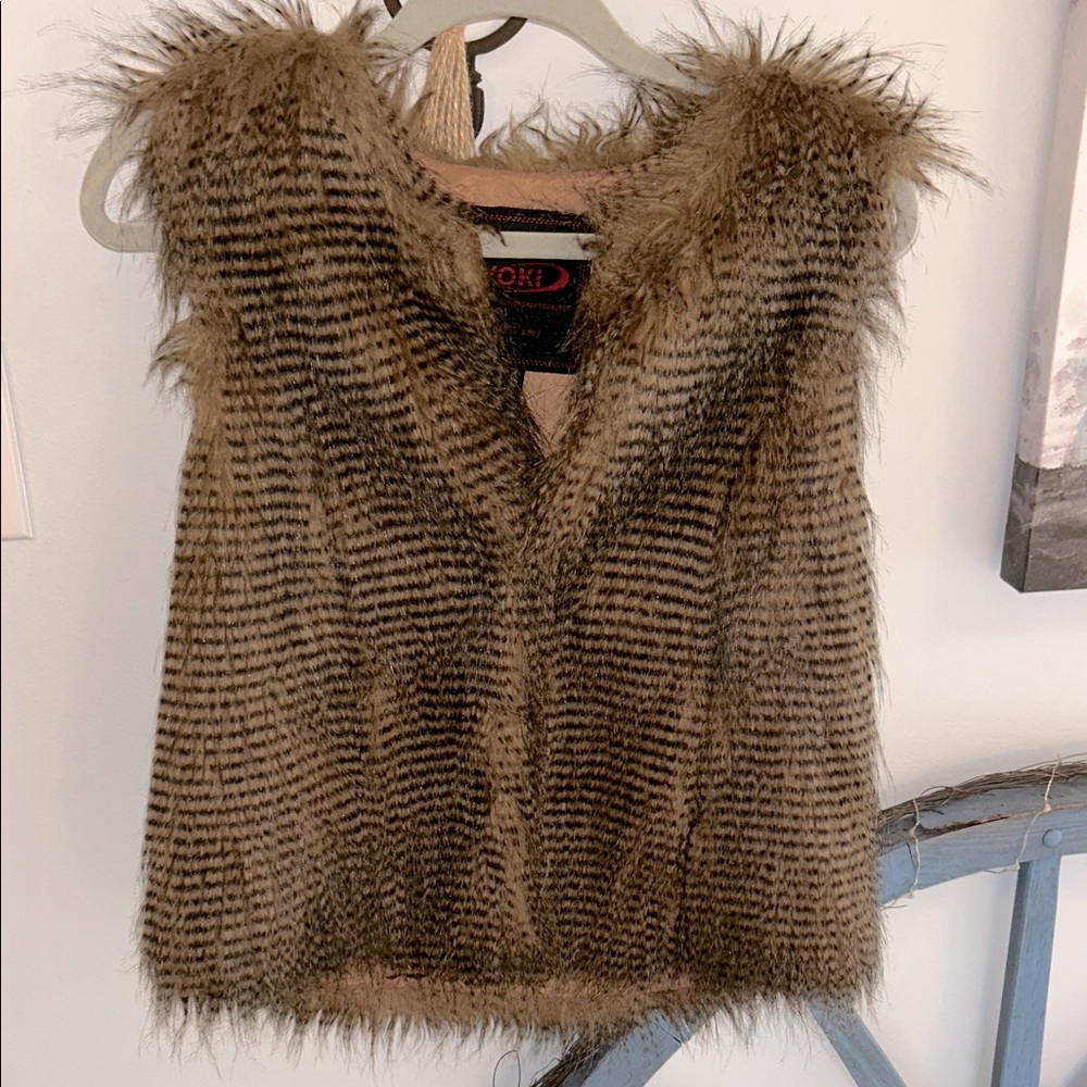 YOKI NWT  Faux Fur Brown & Black Vest